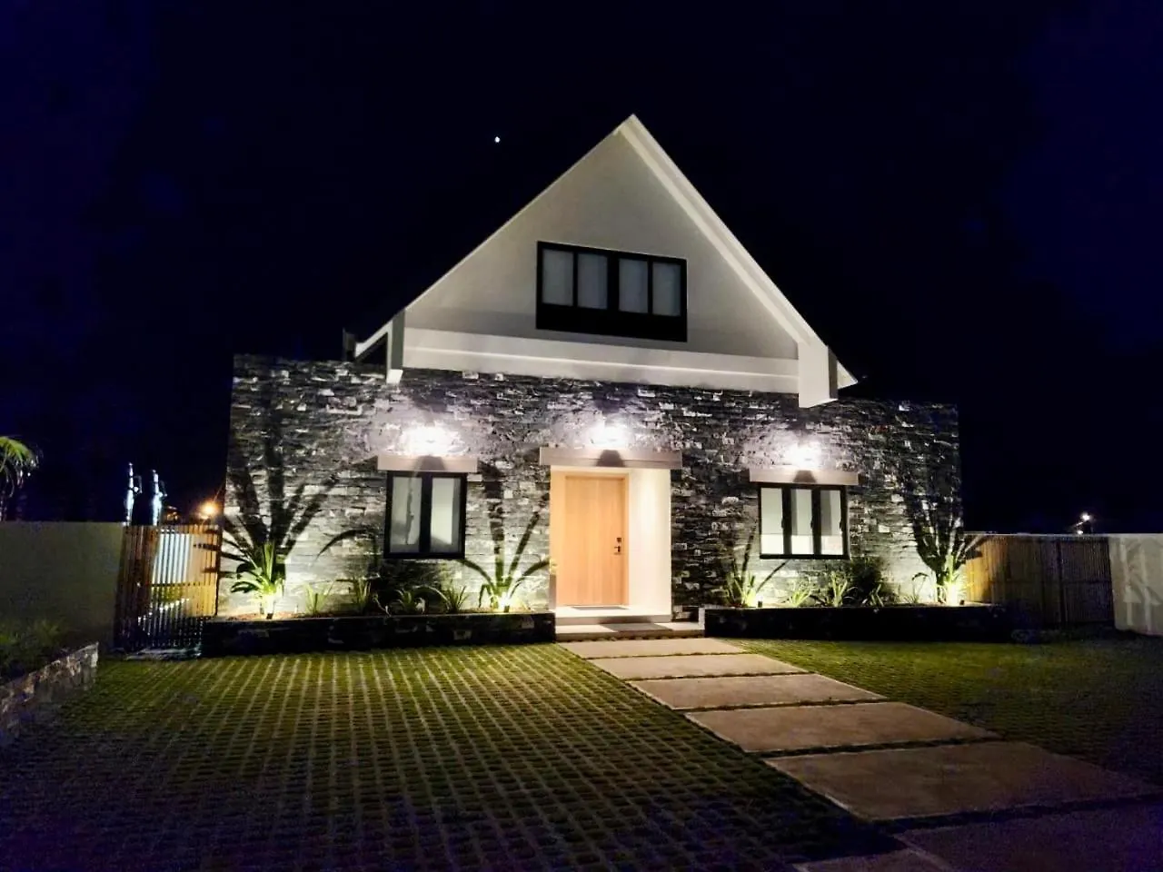 Villa Blue Moon Bon Accord Village